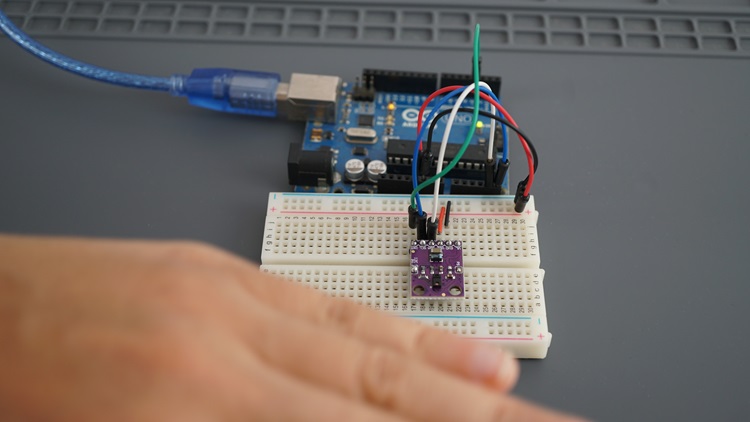 Arduino with APDS9960 Testing Gesture Detection