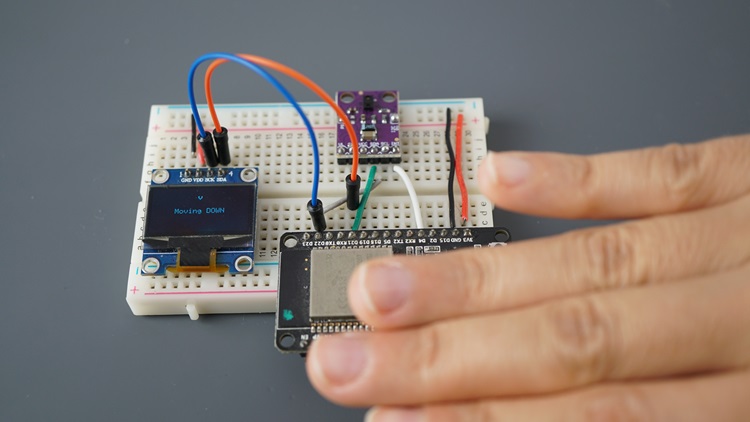 APDS9960 with ESP32 - Moving Down Gesture Detection