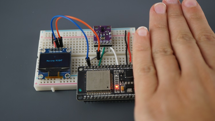 APDS9960 with ESP32 - Moving Right Gesture Detection