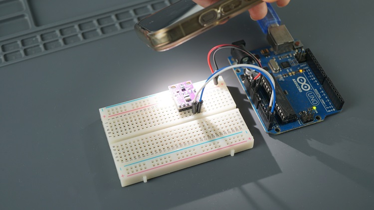 Arduino APDS9960 Sensor - Testing Light Sensor