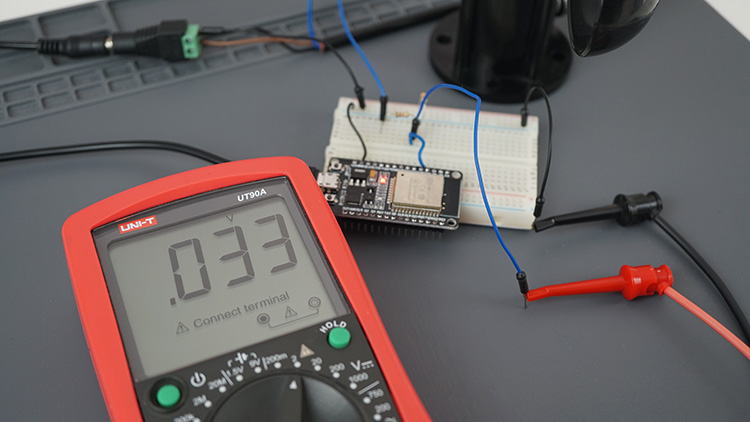 ESP32 Measure Voltage from Wind Sensor with no wind